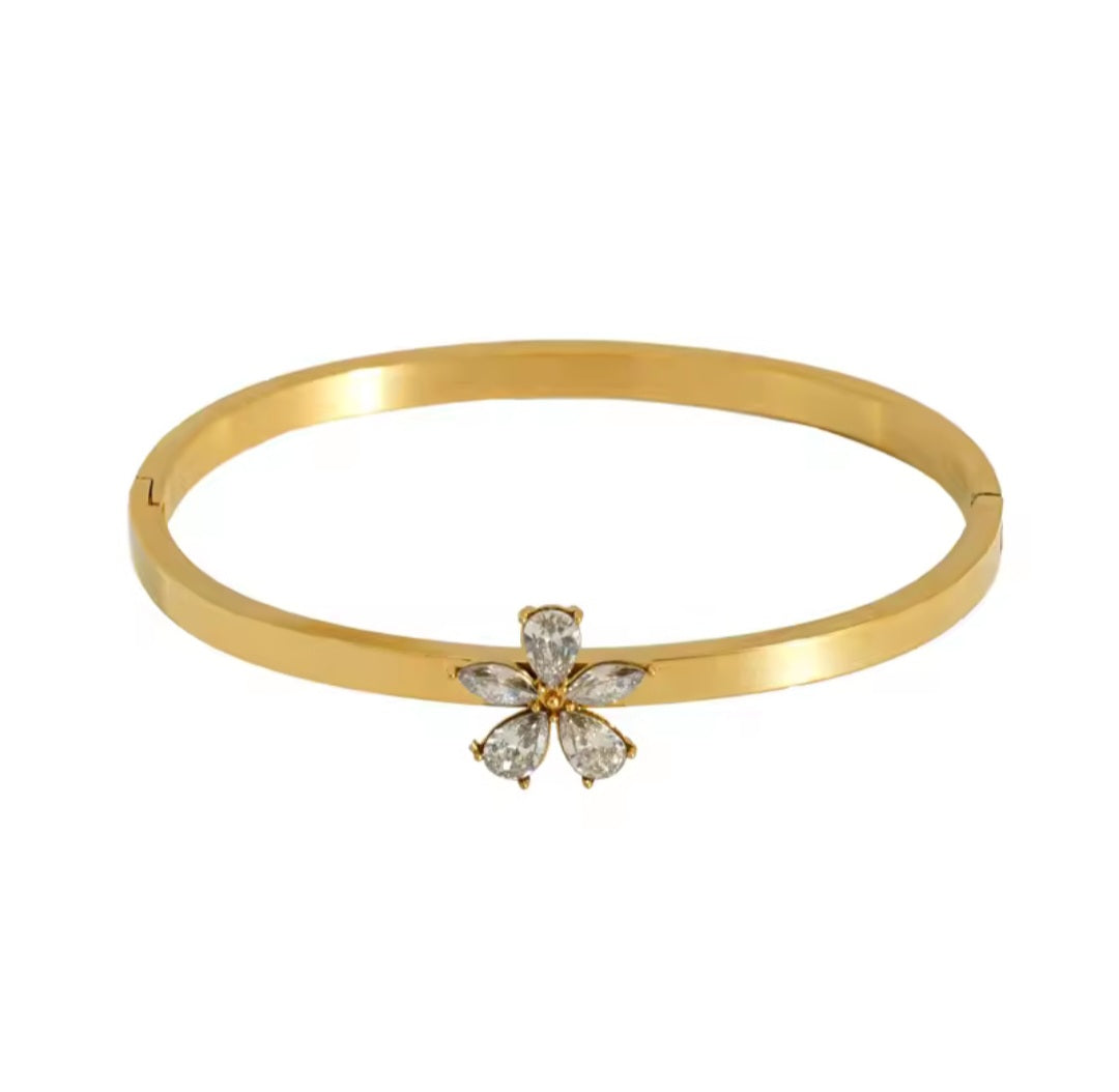 Flower bracelet
